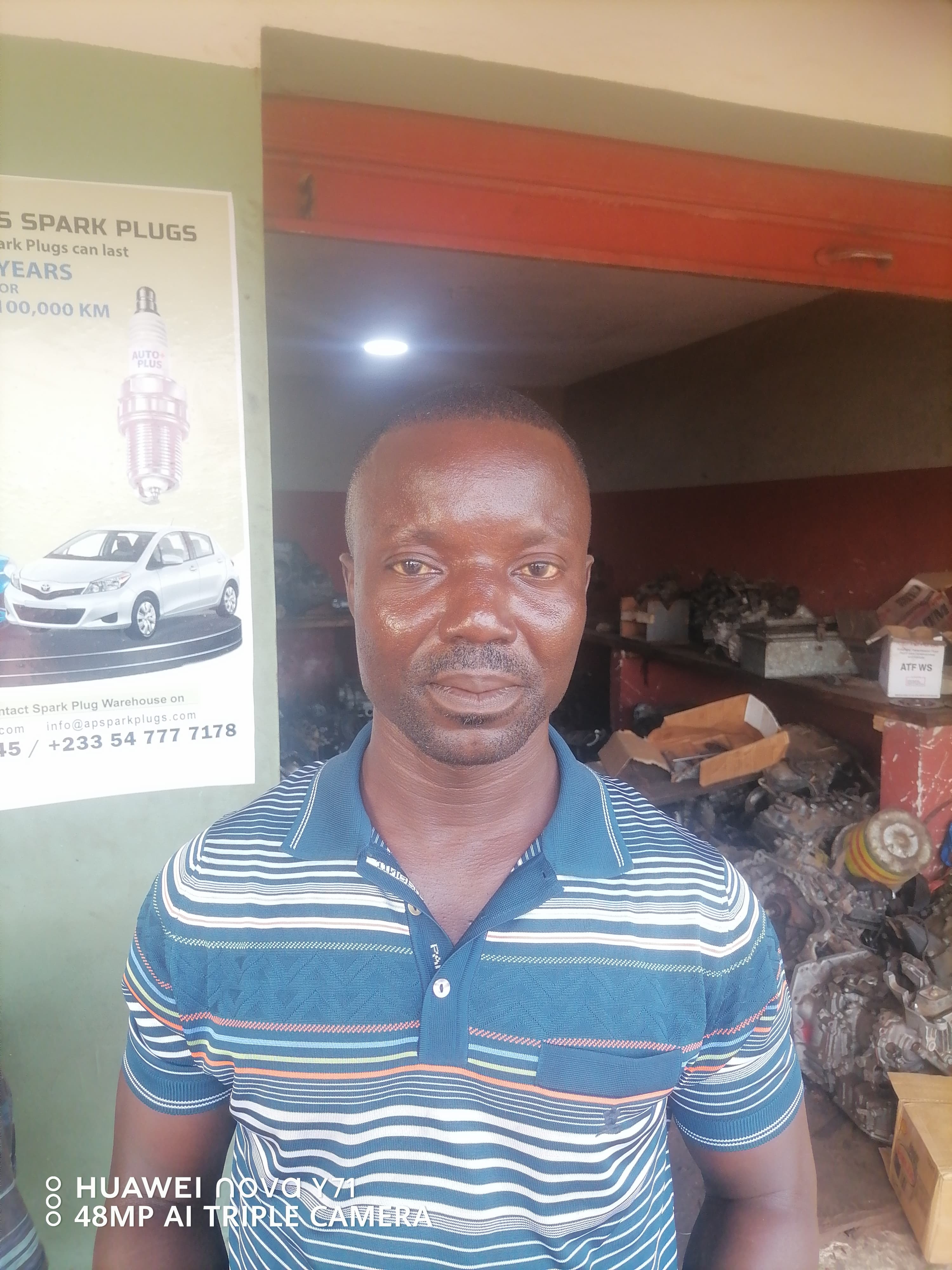 De Boy, mechanic in Kokompe